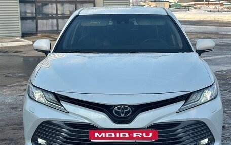 Toyota Camry, 2018 год, 2 950 000 рублей, 6 фотография