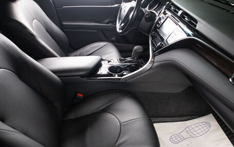 Toyota Camry, 2019 год, 2 649 000 рублей, 18 фотография