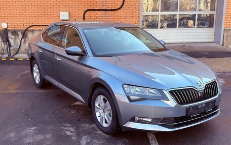 Skoda Superb III рестайлинг, 2018 год, 1 790 000 рублей, 3 фотография