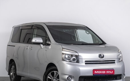 Toyota Voxy II, 2008 год, 1 349 000 рублей, 1 фотография