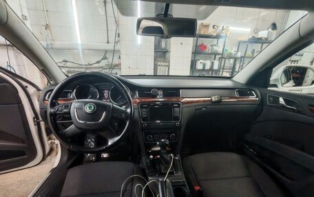 Skoda Superb III рестайлинг, 2012 год, 790 000 рублей, 5 фотография