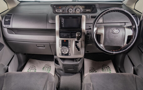 Toyota Voxy II, 2008 год, 1 349 000 рублей, 9 фотография