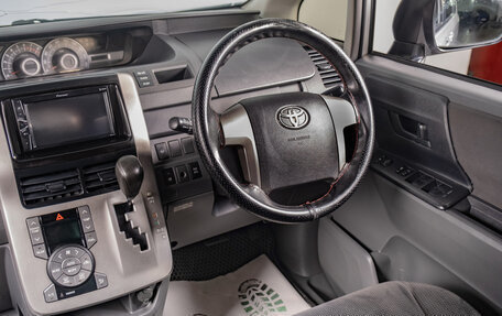 Toyota Voxy II, 2008 год, 1 349 000 рублей, 8 фотография