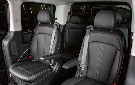 Hyundai Staria, 2025 год, 10 998 000 рублей, 13 фотография