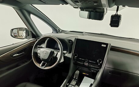 Toyota Alphard, 2025 год, 15 900 000 рублей, 9 фотография