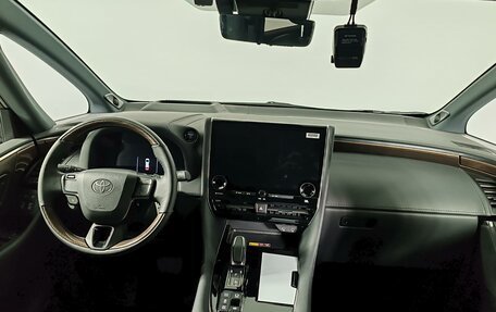 Toyota Alphard, 2025 год, 15 900 000 рублей, 12 фотография