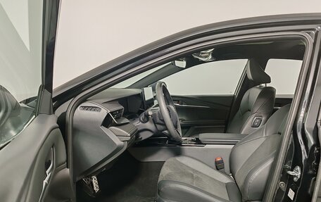 Toyota Camry, 2025 год, 4 990 000 рублей, 16 фотография