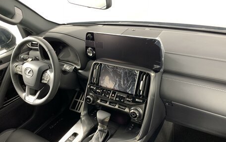 Lexus LX, 2024 год, 21 000 000 рублей, 10 фотография