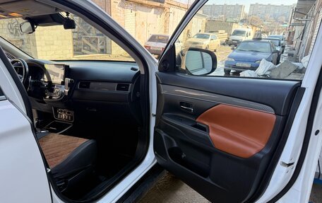 Mitsubishi Outlander III рестайлинг 3, 2019 год, 3 450 000 рублей, 9 фотография