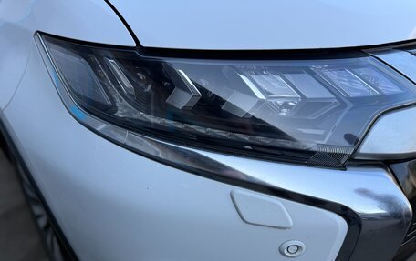 Mitsubishi Outlander III рестайлинг 3, 2019 год, 3 450 000 рублей, 14 фотография