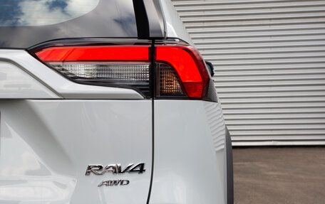 Toyota RAV4, 2025 год, 4 600 000 рублей, 9 фотография