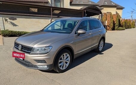 Volkswagen Tiguan II, 2017 год, 2 150 000 рублей, 3 фотография