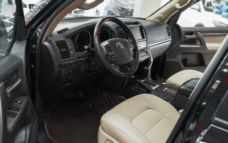 Toyota Land Cruiser 200, 2010 год, 2 600 000 рублей, 15 фотография