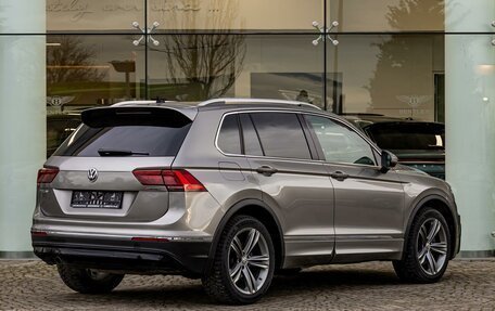 Volkswagen Tiguan II, 2019 год, 1 995 000 рублей, 6 фотография