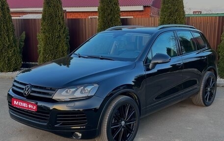 Volkswagen Touareg III, 2011 год, 2 000 000 рублей, 1 фотография