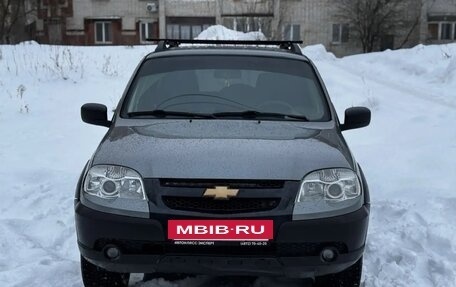 Chevrolet Niva I рестайлинг, 2018 год, 755 000 рублей, 2 фотография