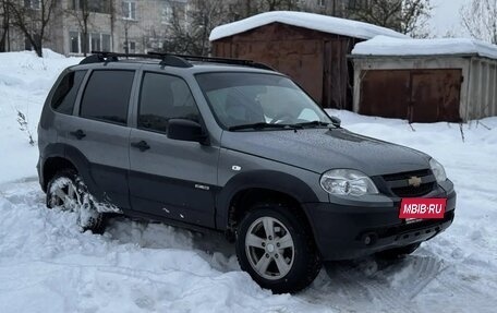 Chevrolet Niva I рестайлинг, 2018 год, 755 000 рублей, 3 фотография