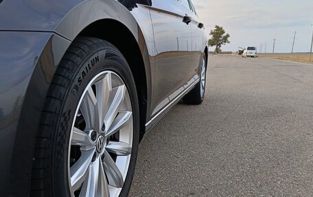 Volkswagen Passat B8 рестайлинг, 2019 год, 2 700 000 рублей, 8 фотография