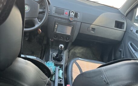 Skoda Fabia I, 2006 год, 240 000 рублей, 7 фотография