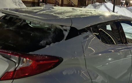 Toyota C-HR I рестайлинг, 2018 год, 3 000 000 рублей, 4 фотография