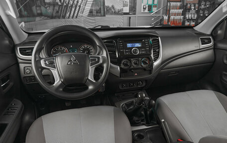 Mitsubishi L200 IV рестайлинг, 2021 год, 2 650 000 рублей, 7 фотография