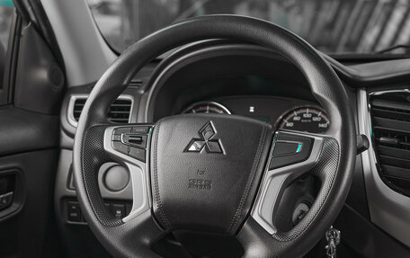 Mitsubishi L200 IV рестайлинг, 2021 год, 2 650 000 рублей, 9 фотография