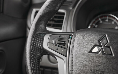 Mitsubishi L200 IV рестайлинг, 2021 год, 2 650 000 рублей, 10 фотография