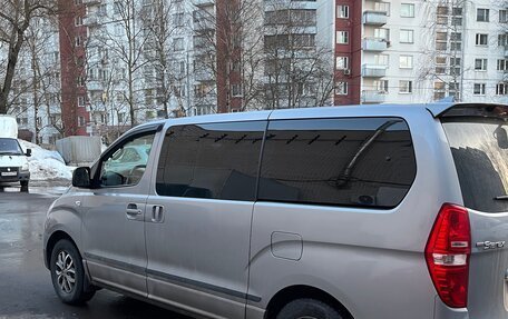 Hyundai Grand Starex Grand Starex I рестайлинг 2, 2017 год, 2 900 000 рублей, 3 фотография