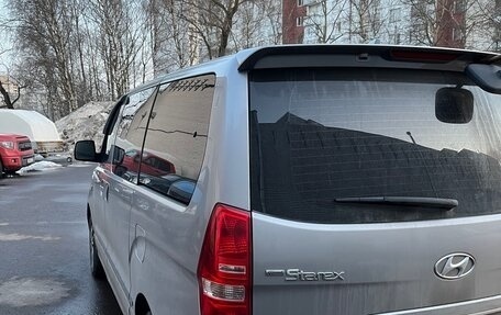 Hyundai Grand Starex Grand Starex I рестайлинг 2, 2017 год, 2 900 000 рублей, 4 фотография