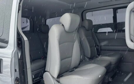 Hyundai Grand Starex Grand Starex I рестайлинг 2, 2017 год, 2 900 000 рублей, 11 фотография