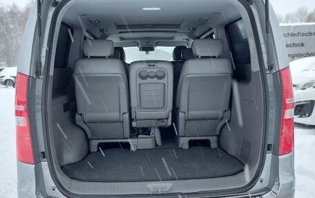 Hyundai Grand Starex Grand Starex I рестайлинг 2, 2017 год, 2 900 000 рублей, 12 фотография