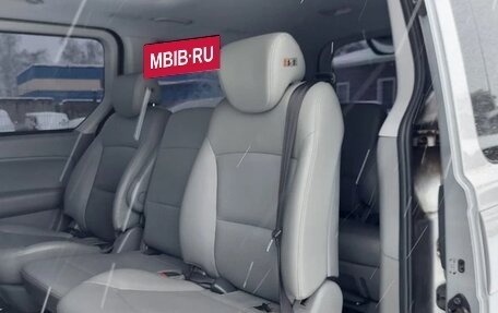 Hyundai Grand Starex Grand Starex I рестайлинг 2, 2017 год, 2 900 000 рублей, 13 фотография