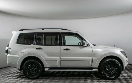 Mitsubishi Pajero IV, 2019 год, 3 830 000 рублей, 4 фотография