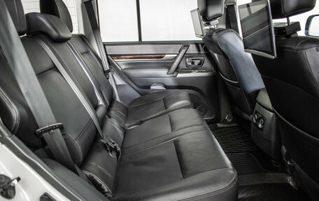 Mitsubishi Pajero IV, 2019 год, 3 830 000 рублей, 10 фотография