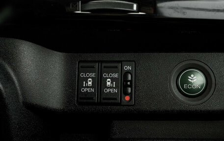 Honda Stepwgn IV, 2016 год, 1 850 000 рублей, 25 фотография