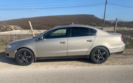 Volkswagen Passat B6, 2005 год, 650 000 рублей, 4 фотография