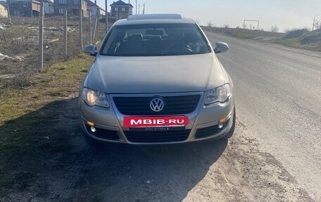 Volkswagen Passat B6, 2005 год, 650 000 рублей, 2 фотография
