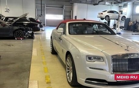 Rolls-Royce Dawn, 2017 год, 34 000 000 рублей, 10 фотография