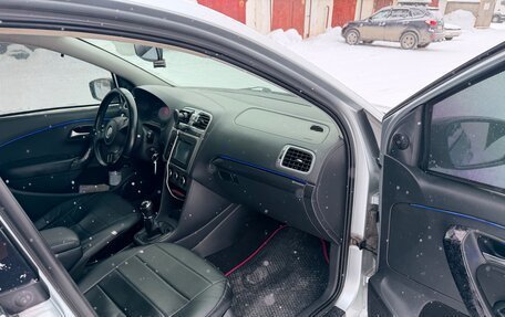 Volkswagen Polo VI (EU Market), 2013 год, 900 000 рублей, 18 фотография