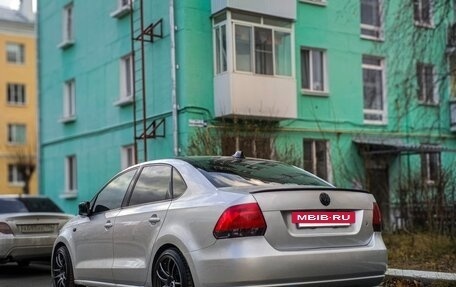 Volkswagen Polo VI (EU Market), 2013 год, 900 000 рублей, 3 фотография