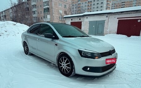 Volkswagen Polo VI (EU Market), 2013 год, 900 000 рублей, 10 фотография