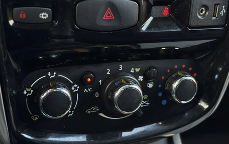 Nissan Terrano III, 2015 год, 985 000 рублей, 19 фотография