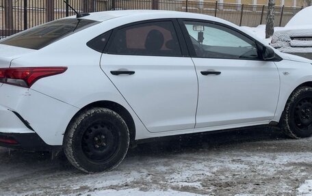 Hyundai Solaris II рестайлинг, 2020 год, 950 000 рублей, 3 фотография