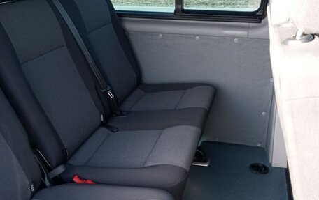 Volkswagen Transporter T6 рестайлинг, 2017 год, 2 600 000 рублей, 4 фотография