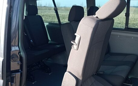 Volkswagen Transporter T6 рестайлинг, 2017 год, 2 600 000 рублей, 2 фотография