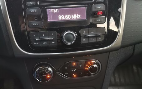 Renault Sandero II рестайлинг, 2015 год, 850 000 рублей, 16 фотография