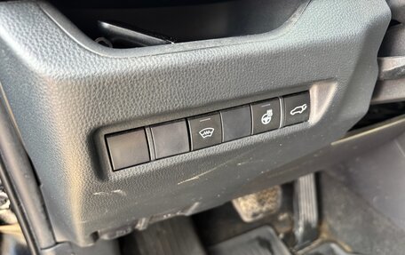 Toyota RAV4, 2021 год, 3 150 000 рублей, 9 фотография