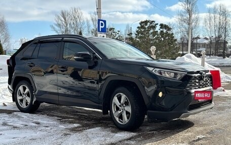 Toyota RAV4, 2021 год, 3 150 000 рублей, 4 фотография