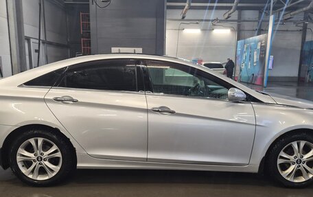 Hyundai Sonata VI, 2010 год, 1 100 000 рублей, 3 фотография