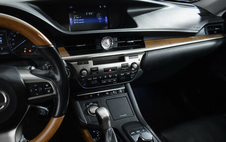 Lexus ES VII, 2017 год, 2 860 000 рублей, 15 фотография